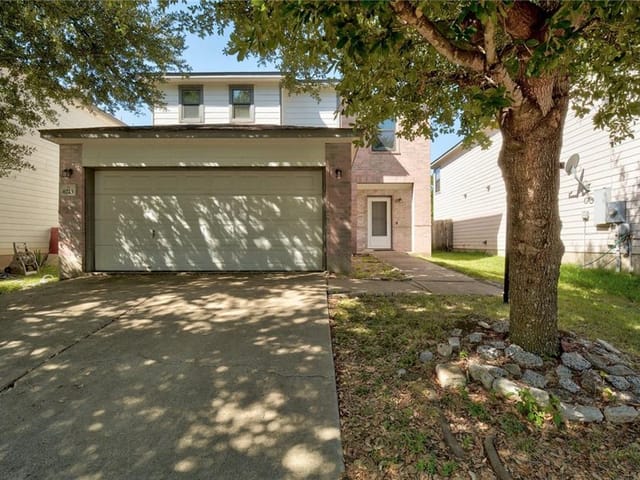 6725 Walkup Ln