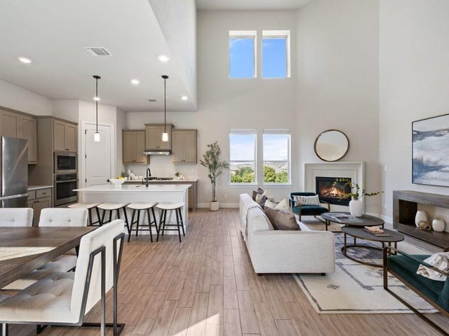 6800 Empresa DR