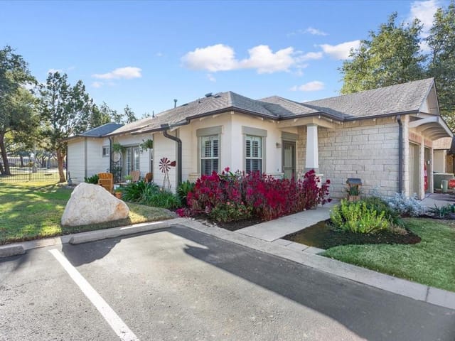 6801 Beckett Rd Unit #103L