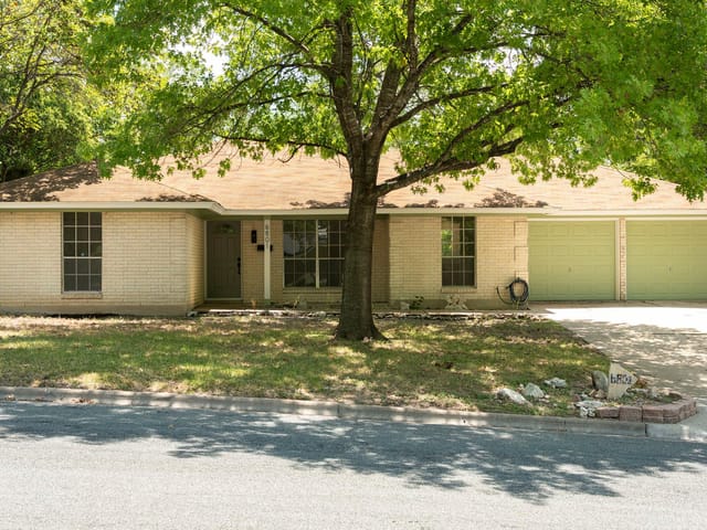6801 Kings Pt