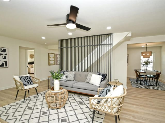 6801 Roanoke Dr
