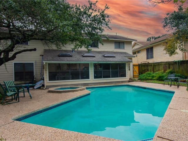6802 LA CONCHA Pass