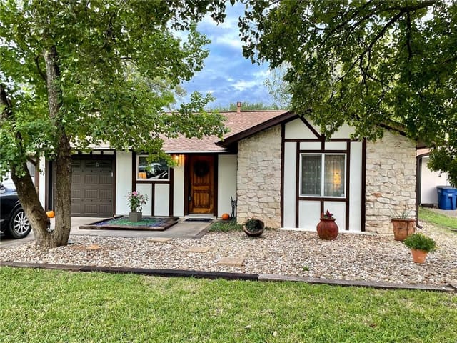 6803 Meadow Cir
