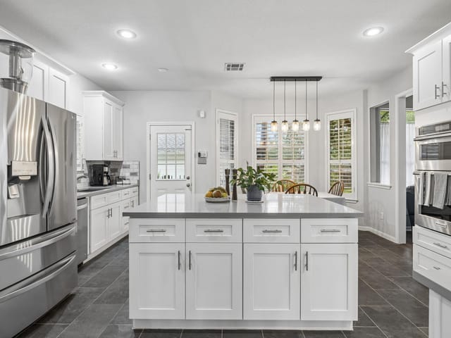 6804 Robert Dixon DR
