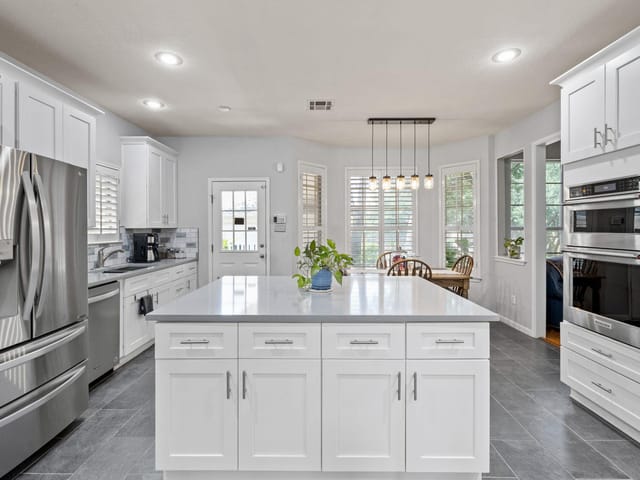 6804 Robert Dixon Dr