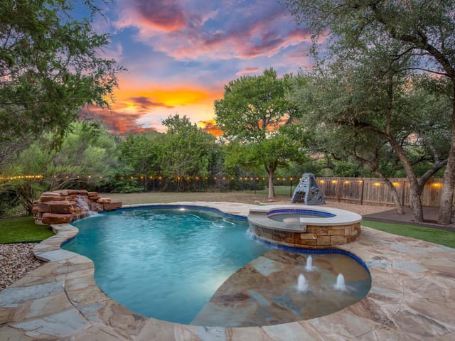 6804 Teulada Dr