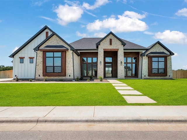 6807  Lacey Oak Rd
