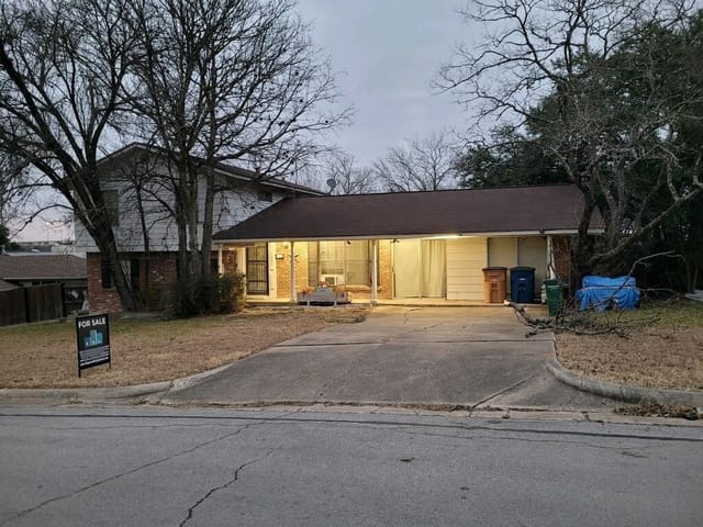 6809 Roanoke Dr