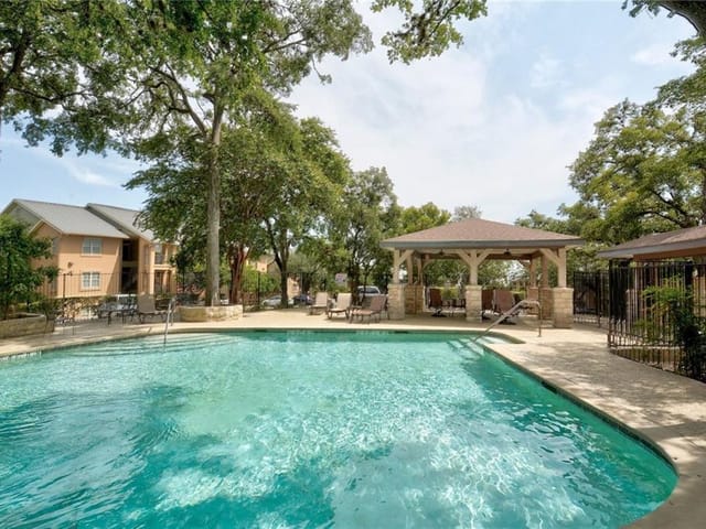 6810 Deatonhill Dr Unit #105
