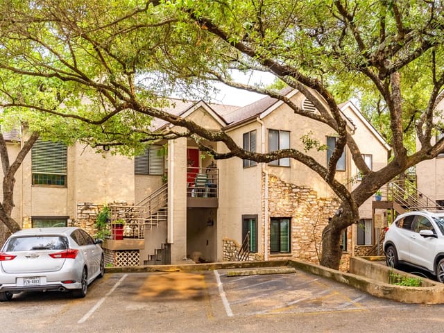 6810 DEATONHILL Dr Unit #113
