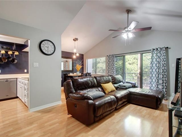 6810 Deatonhill Dr Unit #202