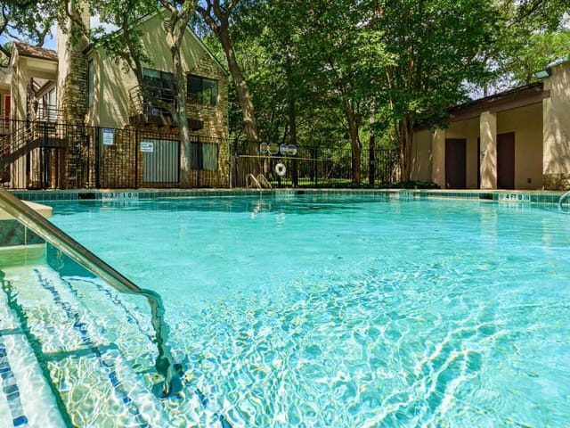6810 Deatonhill Dr Unit #212