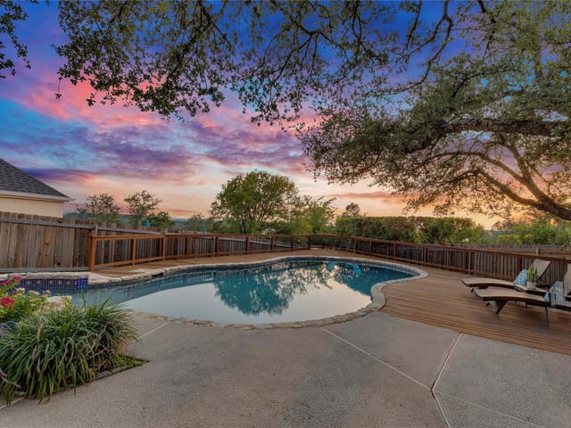 6810 Jester BLVD