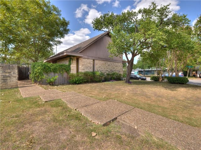6810 Lexington Rd
