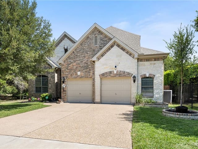 6811 Covered Bridge Dr