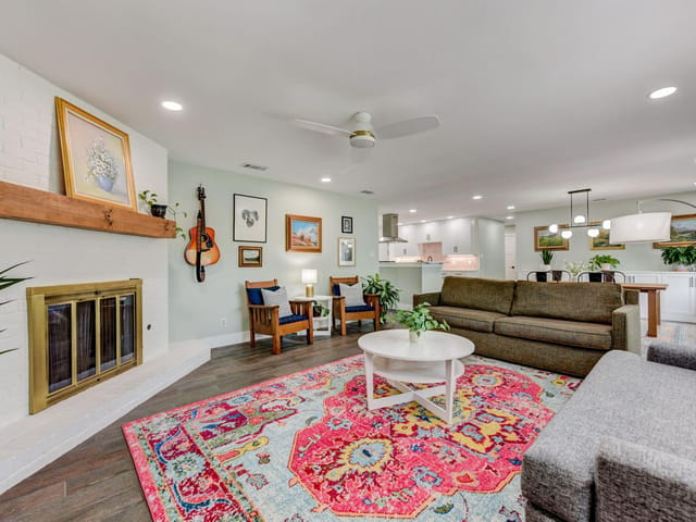 6811 Skynook Dr