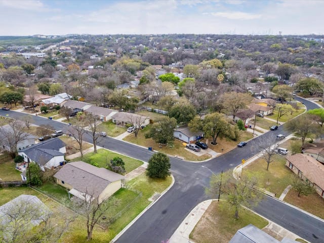 6811 Wake Forest LN