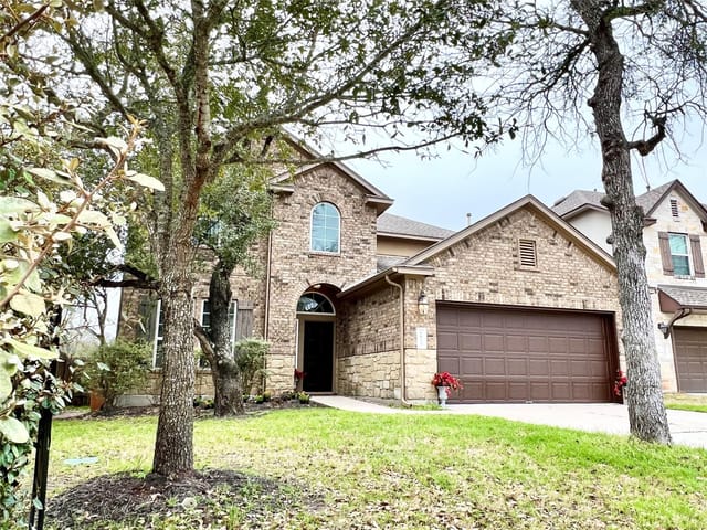 6813 Estana Ln