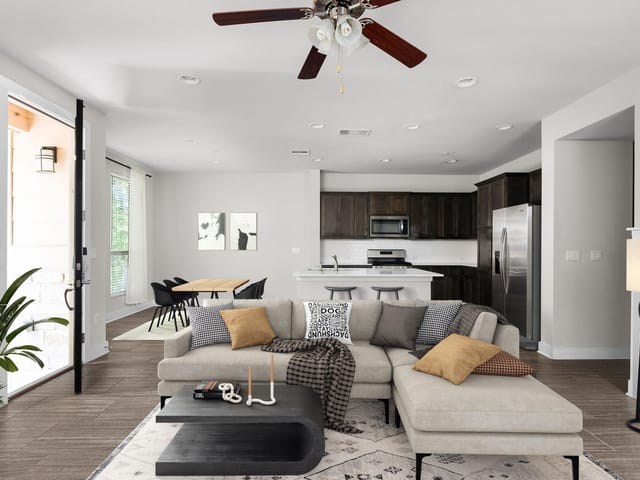 6814 E Riverside Dr Unit #111
