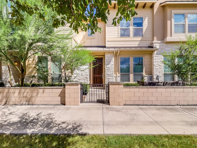 6814 E Riverside Dr Unit #32