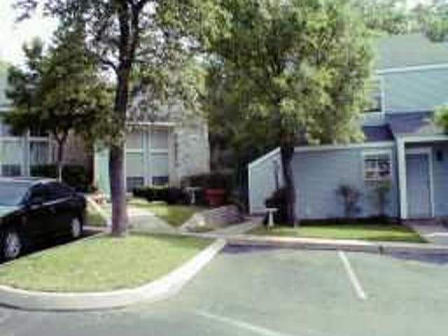 6827 OLD QUARRY LN