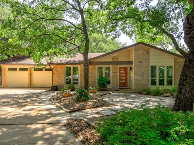 6827 Willamette Dr