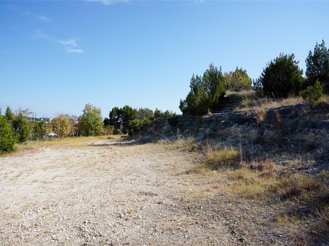 6837 W Highway 290 Hwy