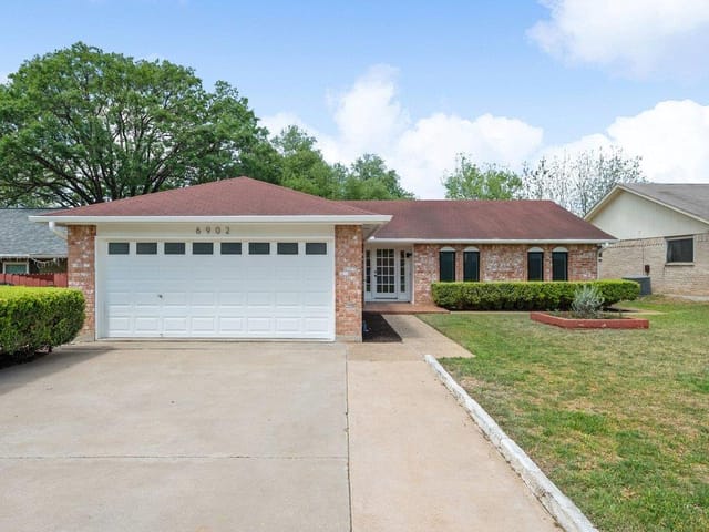 6902 Meadow Run