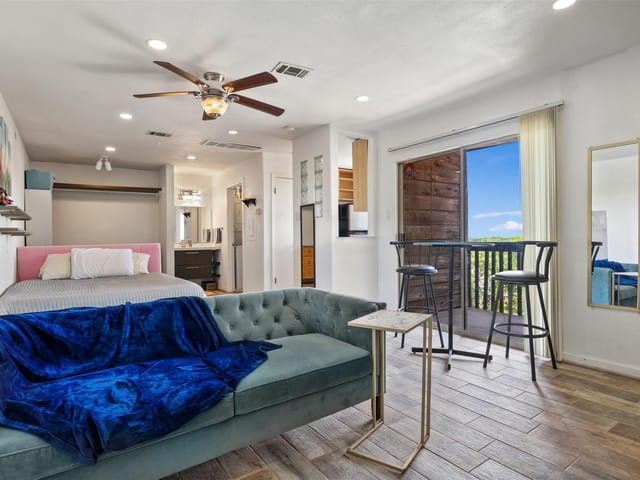 6903 Deatonhill Dr Unit #15