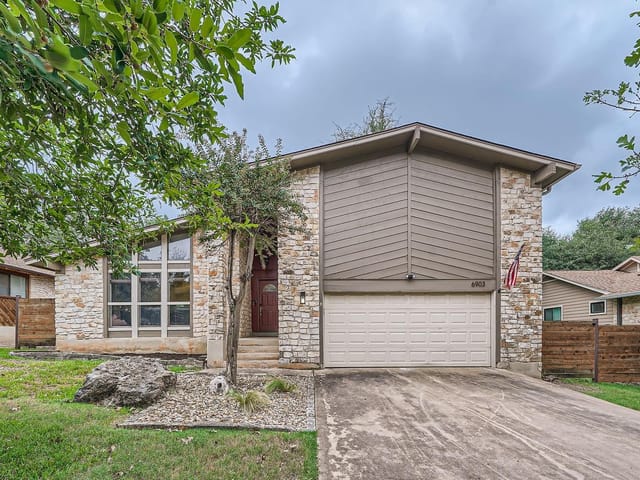 6903 Narrow Oak Trl