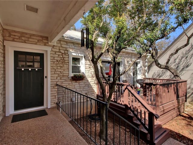 6904 Dogwood Holw