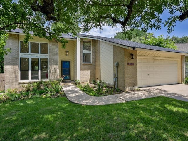 6905 Hideaway Holw
