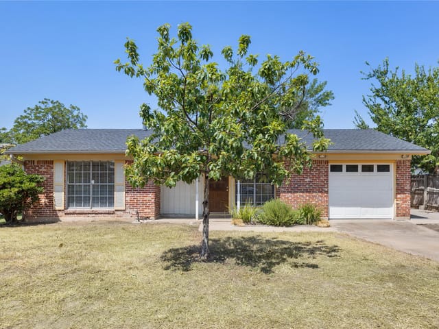 6906 Miranda DR