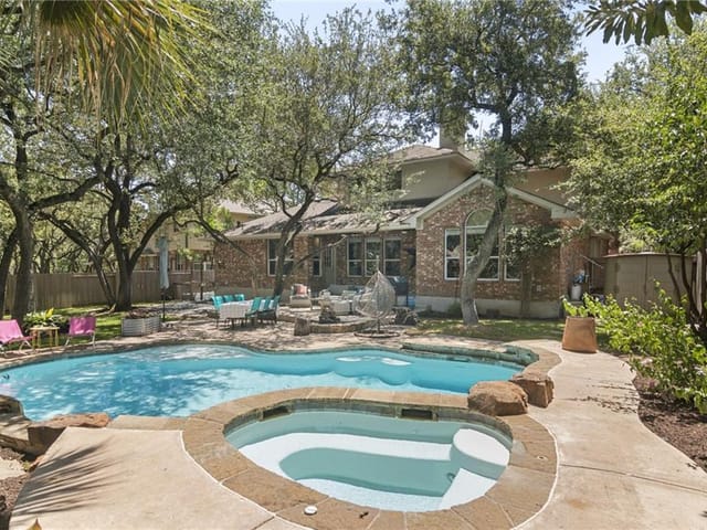 6908 Larue Belle Cv