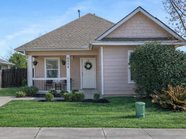 6908 Villita CV