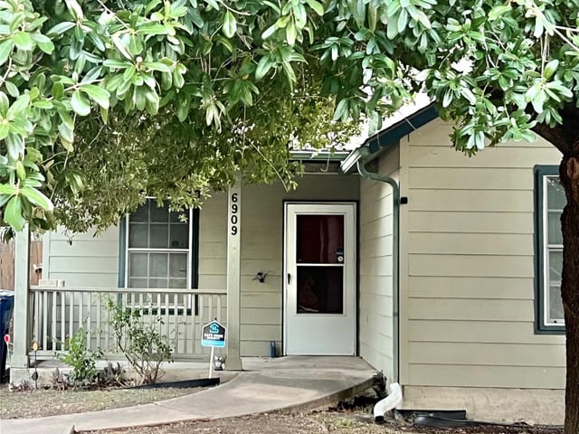 6909 Frontera Trl