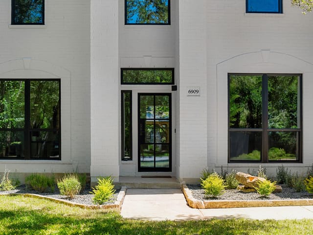6909 Larue Belle Cv