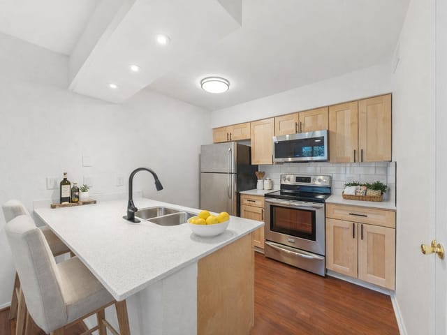 6910 Hart LN Unit #110