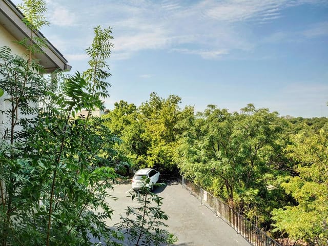 6910 Hart Ln Unit #111