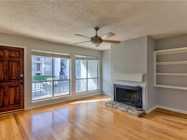 6910 Hart Ln Unit #210