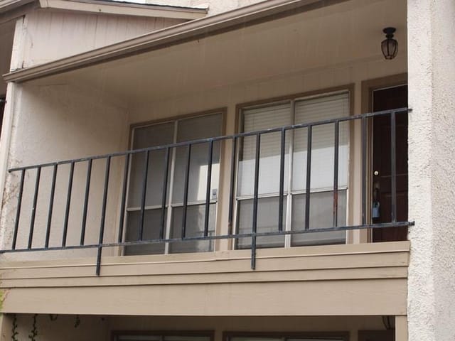 6910 Hart Ln Unit #210