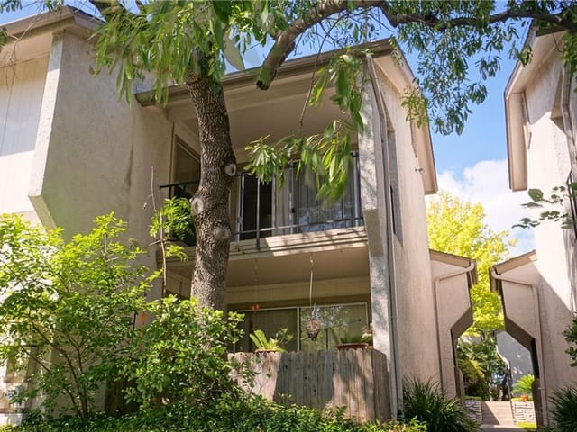 6910 Hart Ln Unit #212