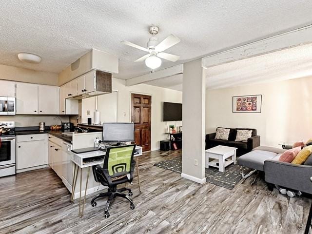 6910 Hart Ln Unit #212