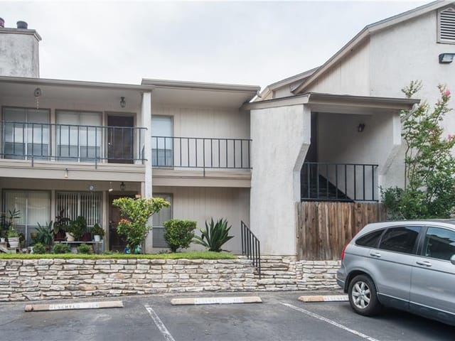 6910 Hart Ln Unit #308