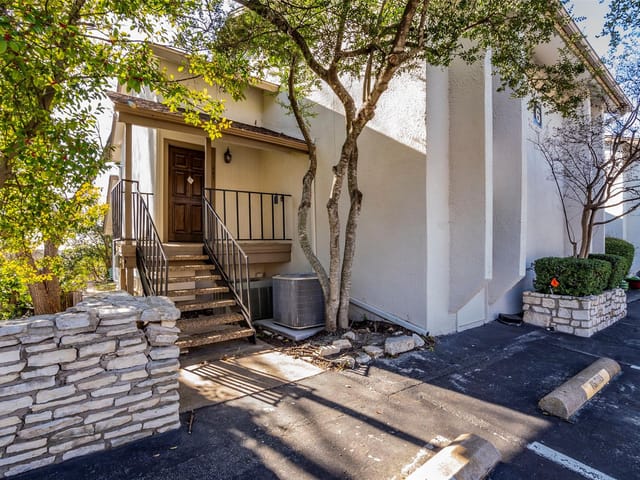 6910 Hart Ln Unit #601