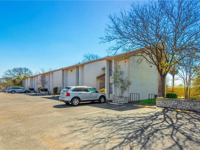 6910 Hart Ln Unit #608