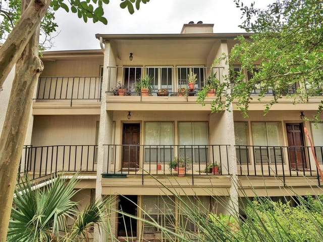 6910 Hart Ln Unit #911