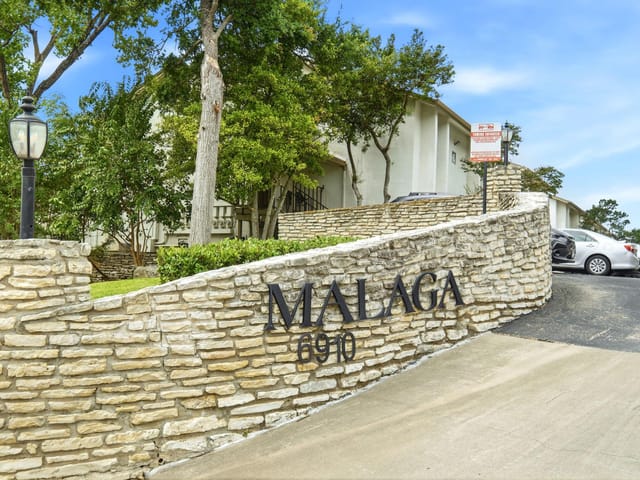 6910 Hart Ln Unit #912
