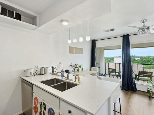6910 Hart LN Unit #912