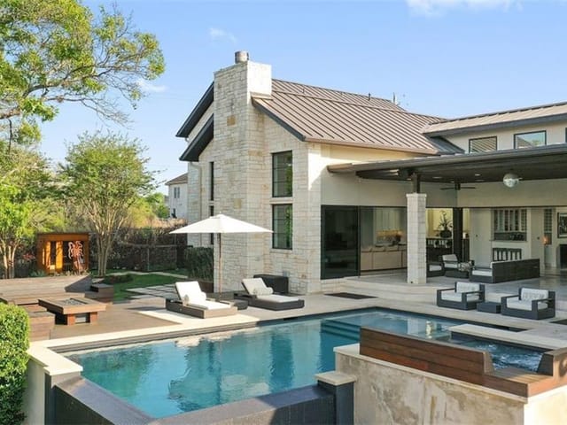 6910 W Courtyard DR